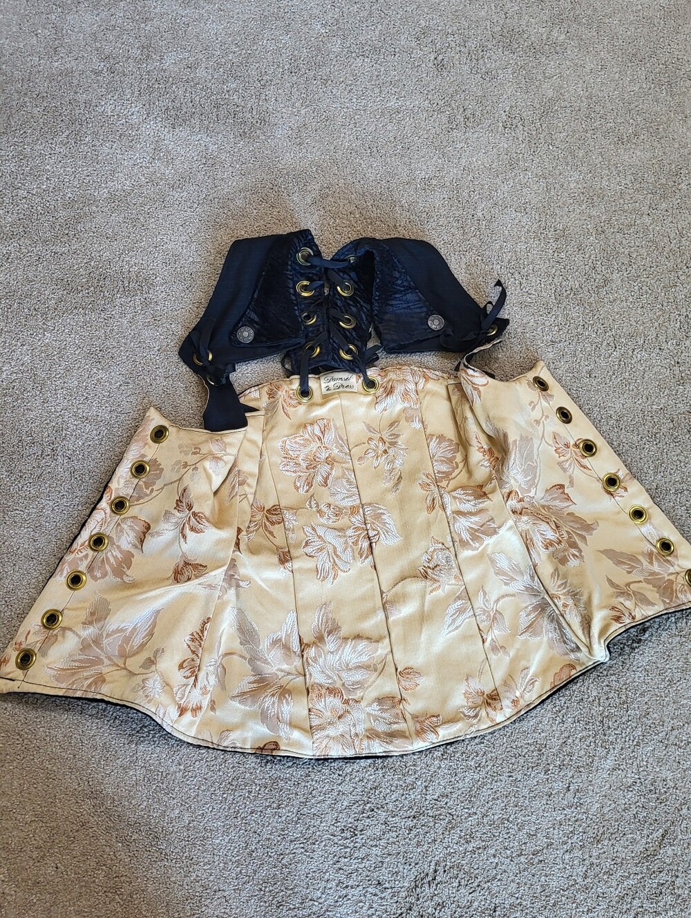 Damsel In This Dress Pirate Vixen Corset - Picture 3 of 5